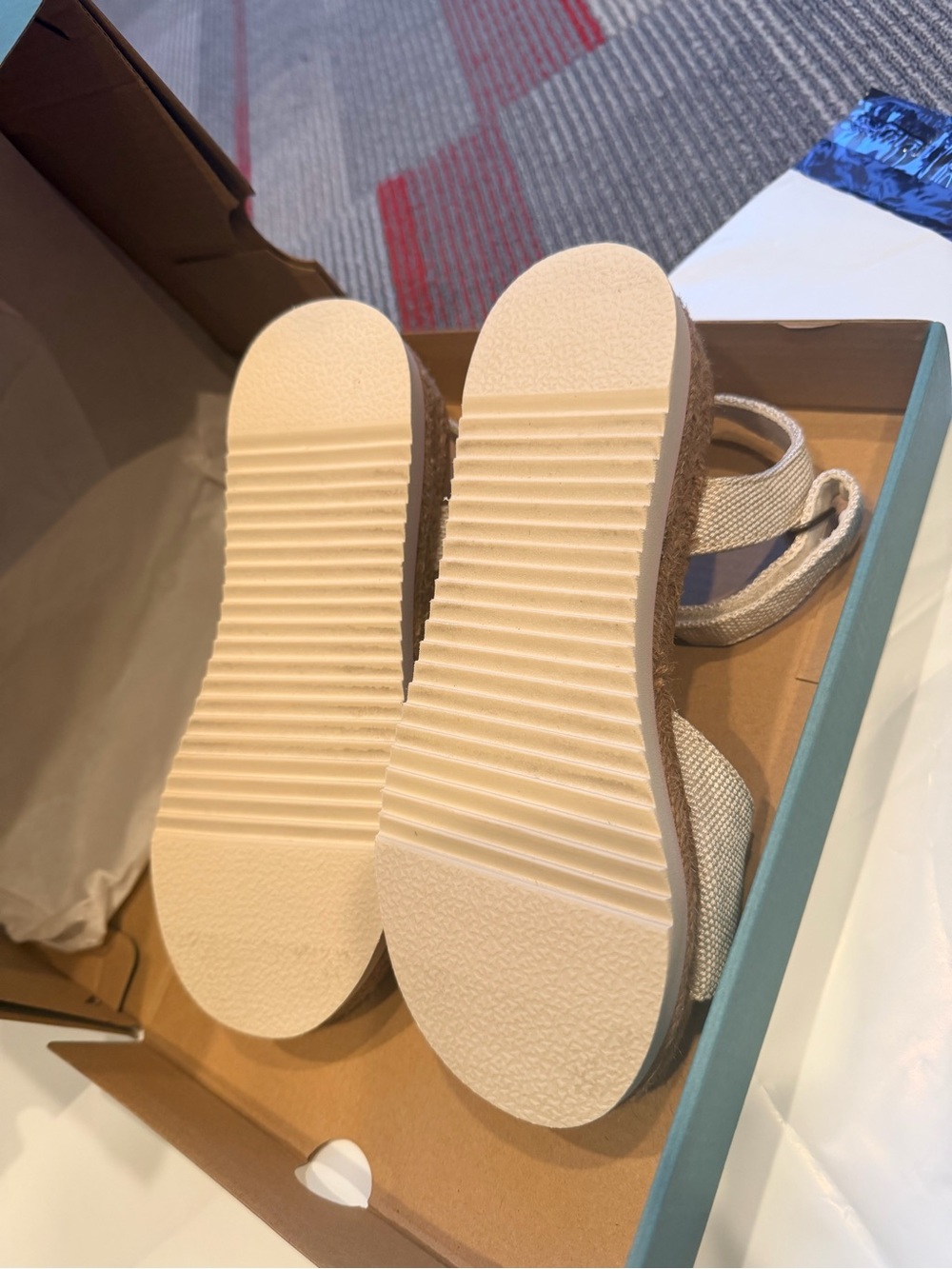 TOMS Diana Platform Wedge Sandals Natural Canvas Espadrille Size 4 NEW - Picture 10 of 10